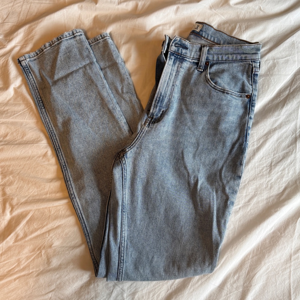 A&F 90s Slim Straight High Rise